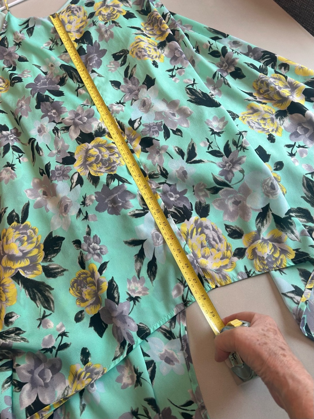 Design Lab Women’s Pastel Mint Floral
Asymmetric Handkerchief Hem Dress Size L - Picture 8 of 15